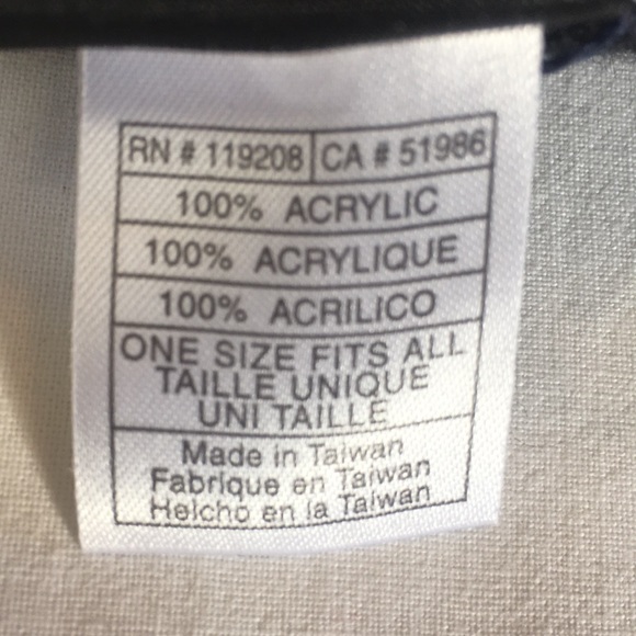 3/$20 NFL Team Apparel Raiders Beanie - Picture 3 of 5